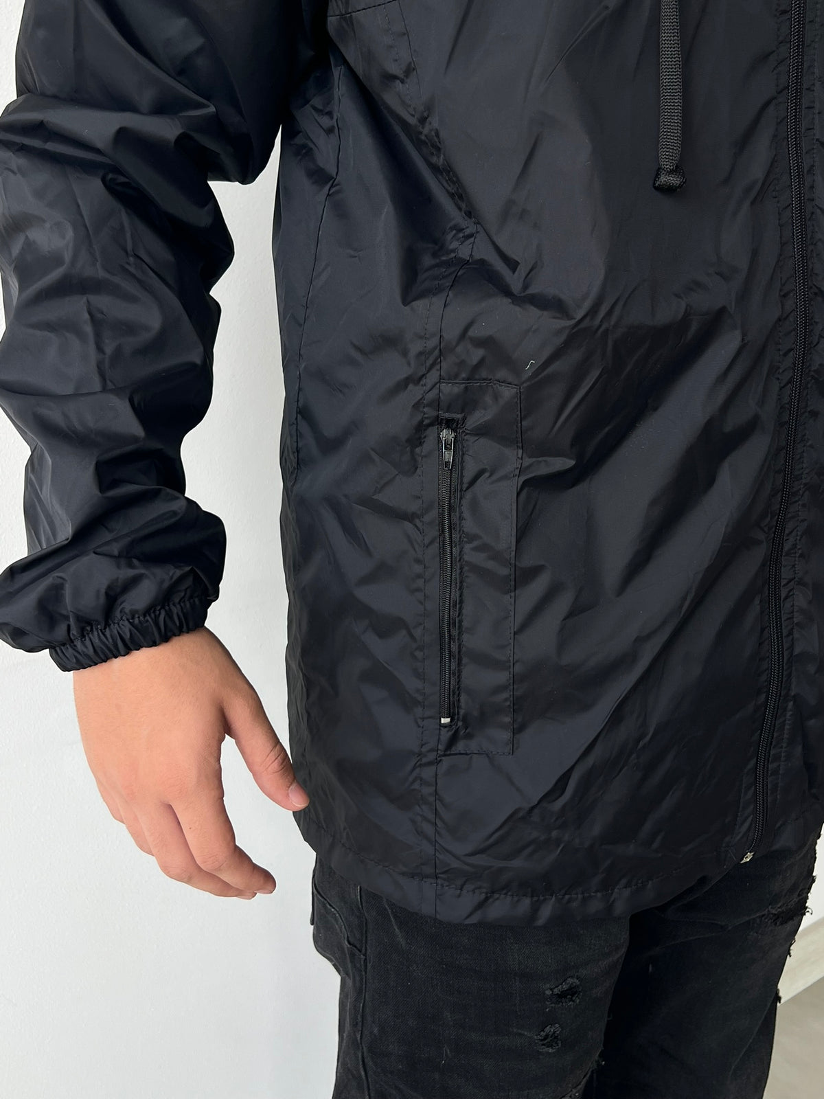 Chaqueta cortavientos SOUTH negro, vista de bolsillo